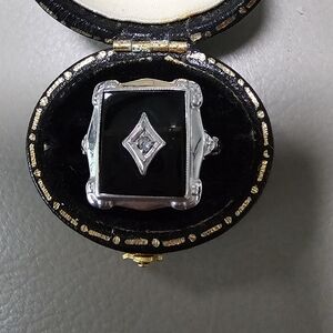 Vintage 14 carat white Gold Black Onyx Diamond Ring,Size 4
